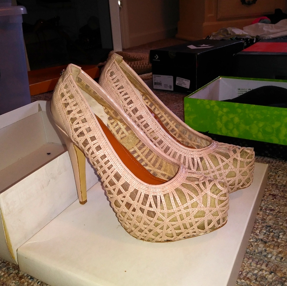 CALVIN KLEIN PLATFORM SHOES SZ 8